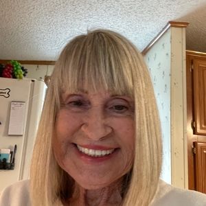 Meet your Posher, Carla